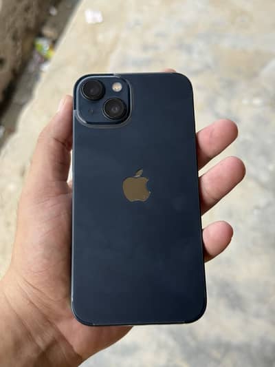 Apple iPhone 13