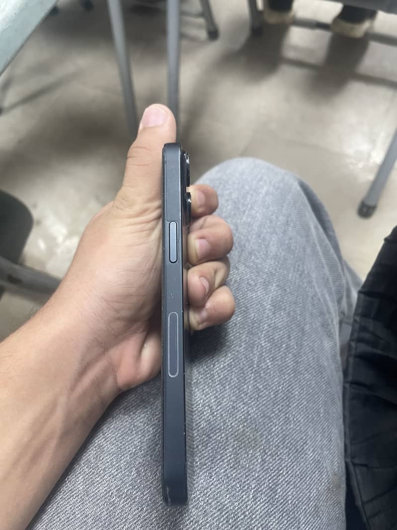 Apple iPhone 14 2