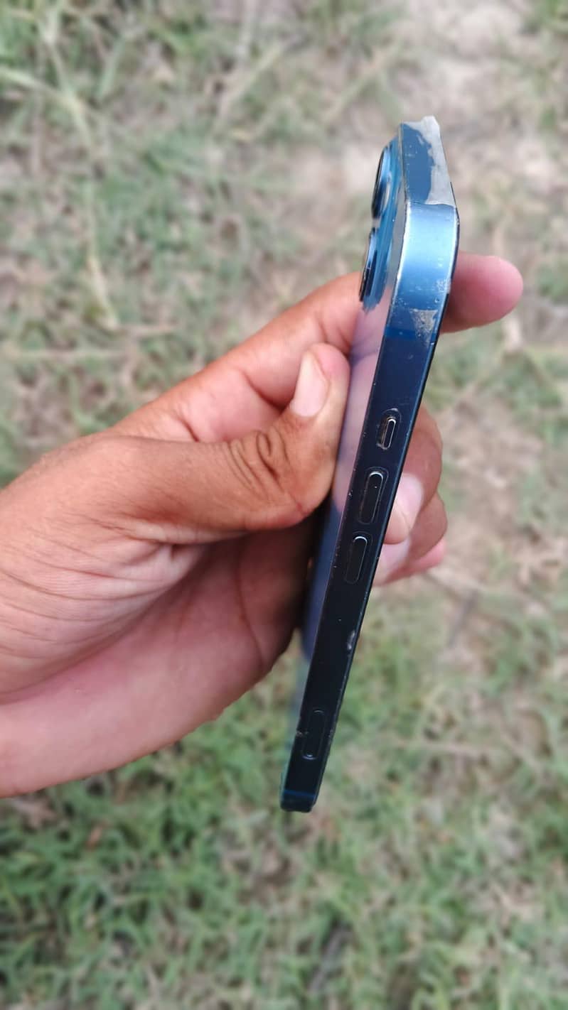 Apple iPhone 13 1
