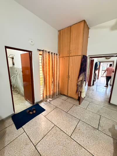 05 Marla Upper Portion Available For Rent (Near Qurban School)