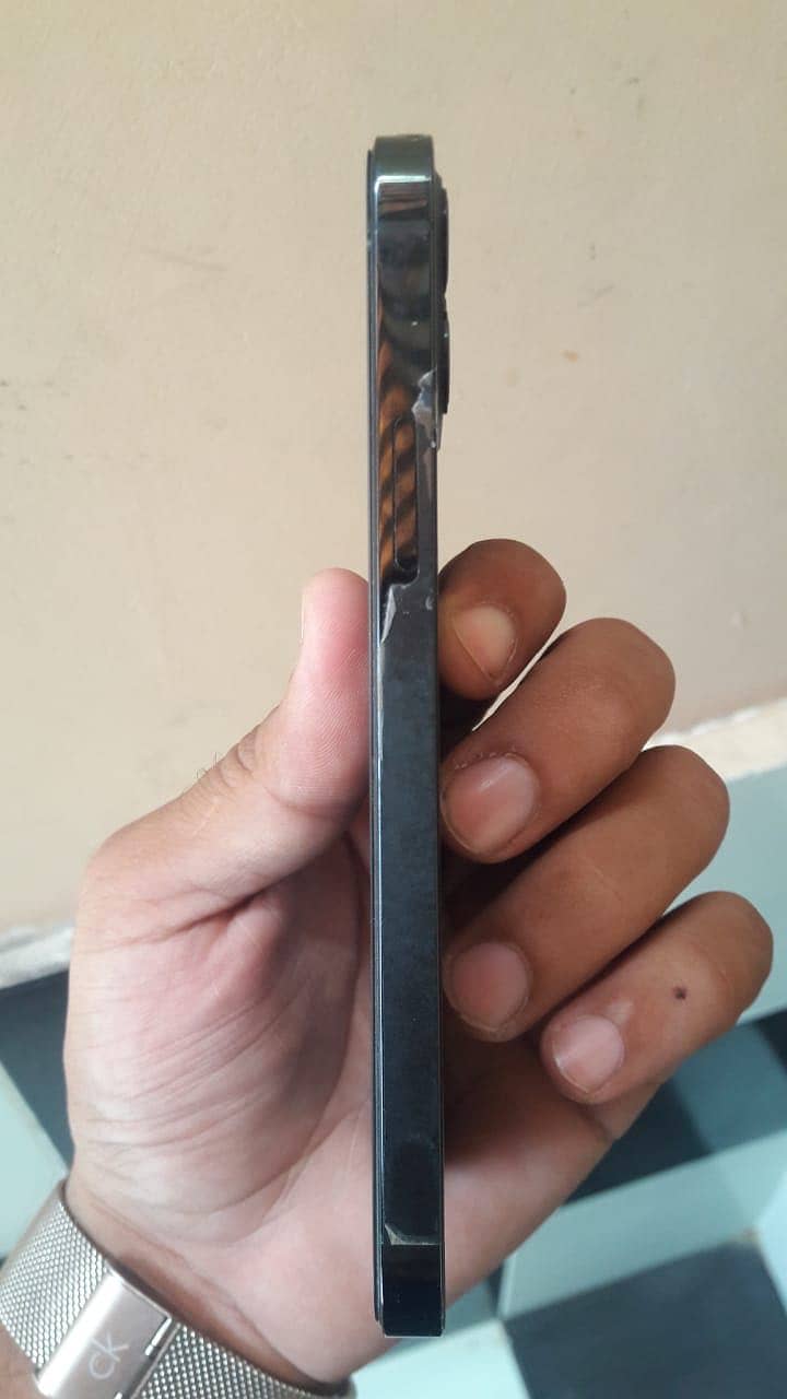 Apple iPhone 12 Pro 1