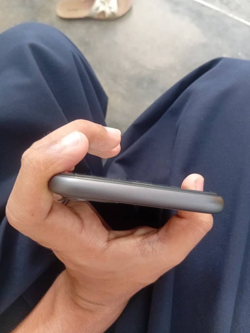 Apple iPhone 11 0