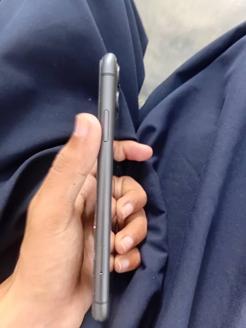 Apple iPhone 11 2