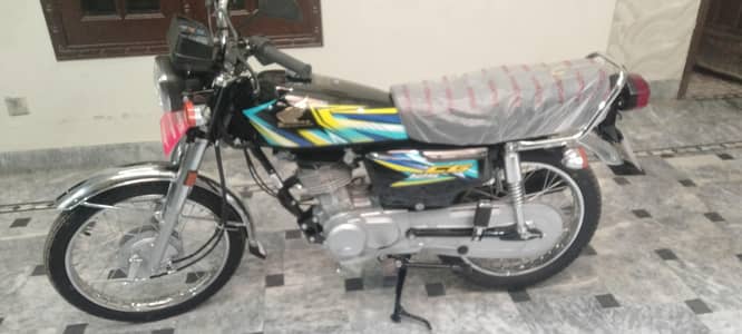 My Honda new like condition and attach this picture my Whatsapp number