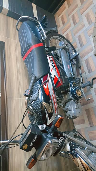 2024 model ha 2025 ka sticker ha new bike ha
