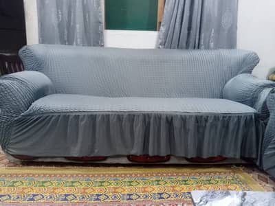 New 7-seater sofa set with cover with table.