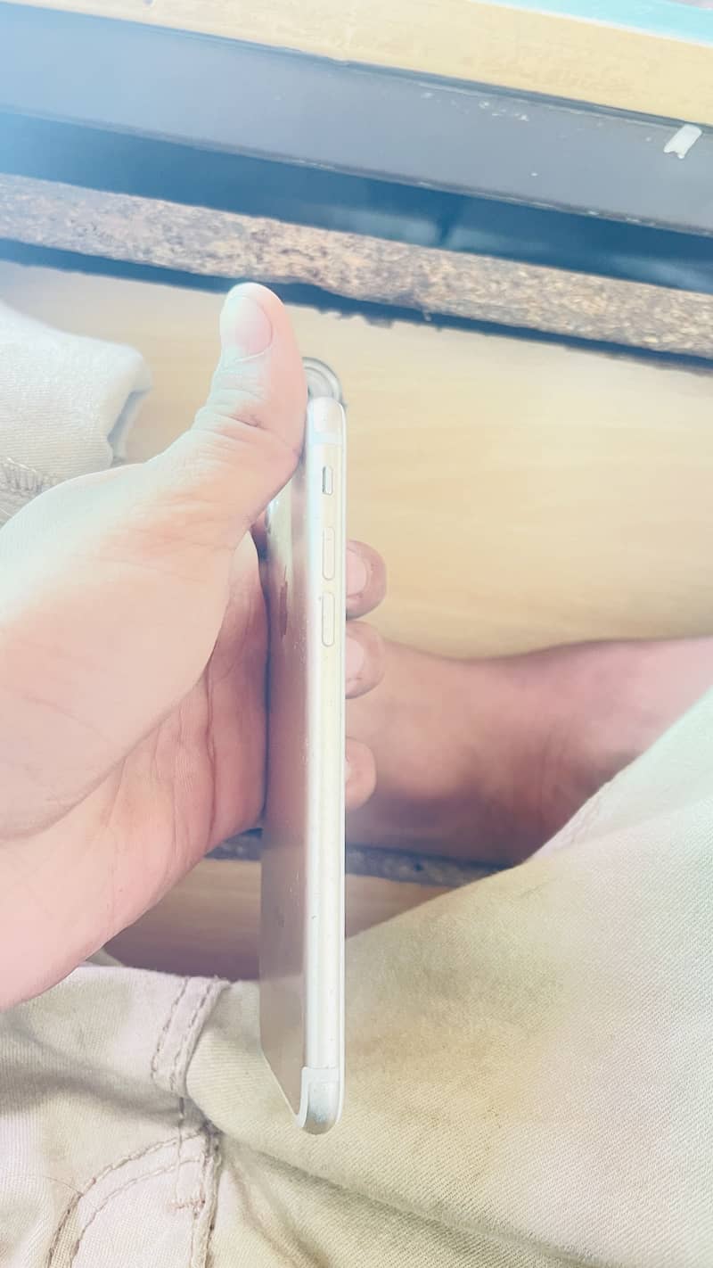 Apple iPhone 7 2