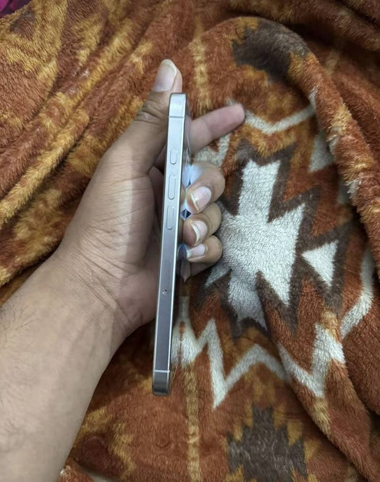Iphone 16 pro 3
