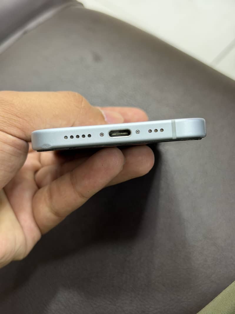 Apple iPhone 15 4