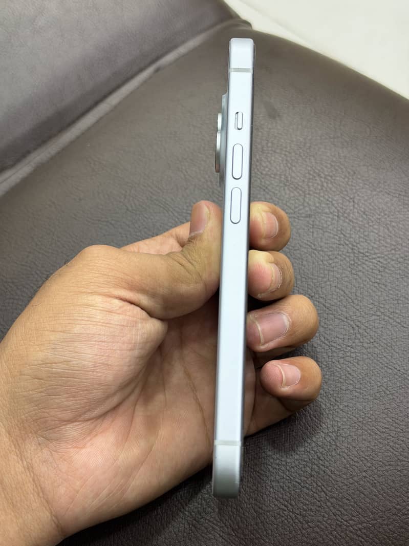 Apple iPhone 15 5