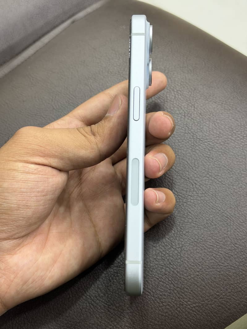 Apple iPhone 15 6