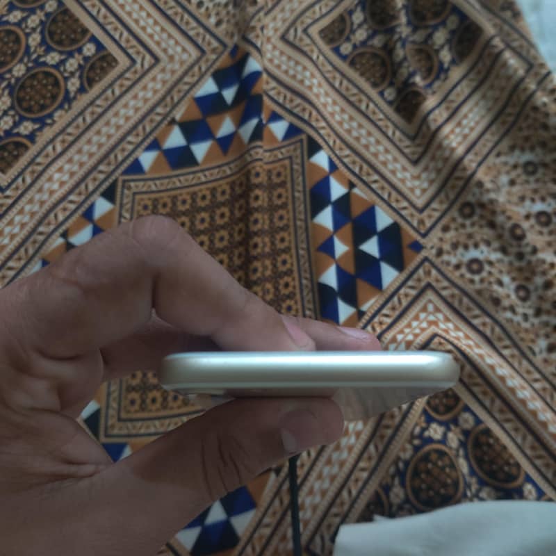 Apple iPhone 7 2