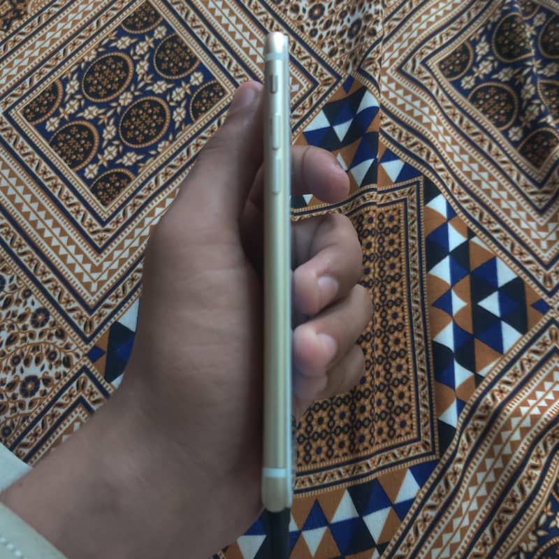 Apple iPhone 7 4