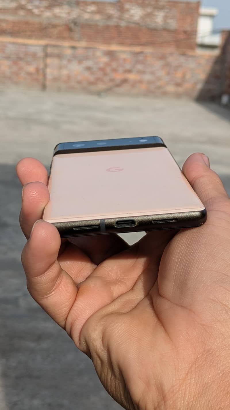 Google Pixel 6 4