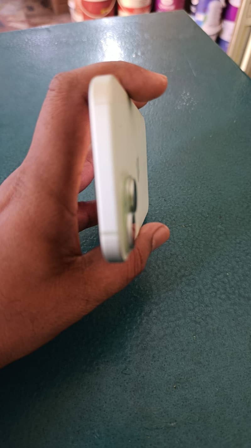 Apple iPhone 15 JV 128 GB 6