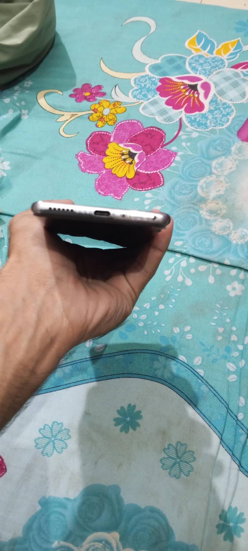 Tecno CAMON 40 Pro 6