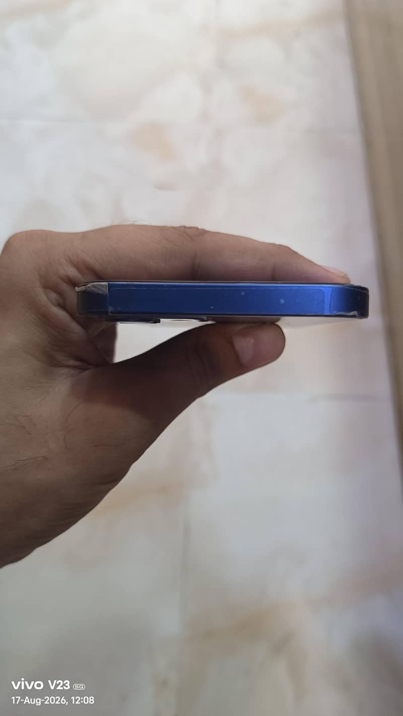 Apple iPhone 12 2