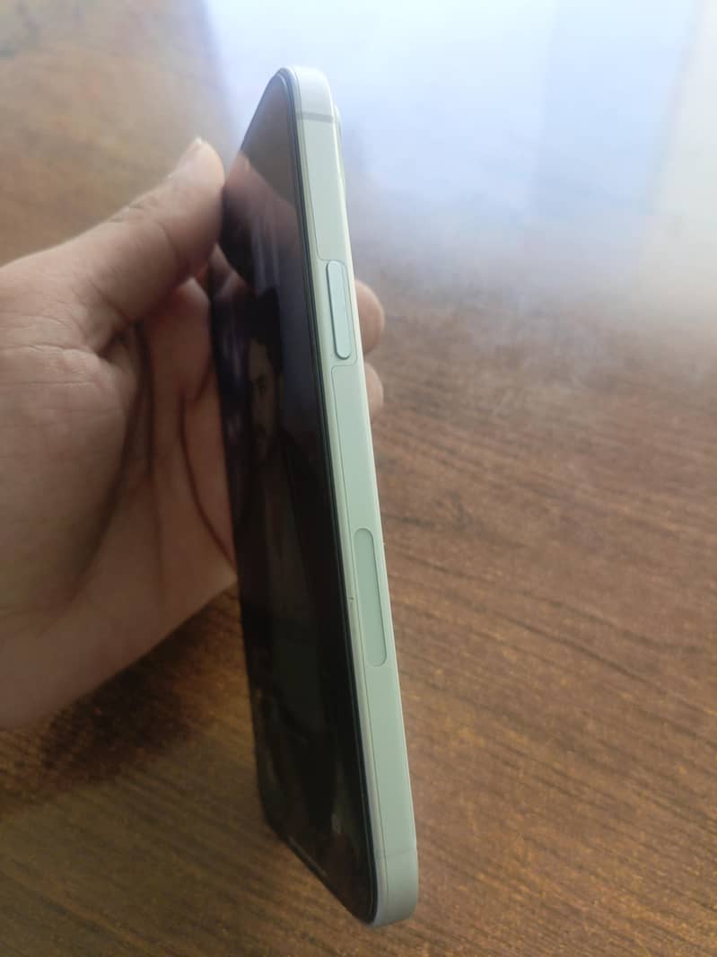 Apple iPhone 15 plus 2