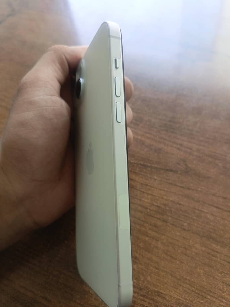 Apple iPhone 15 plus 3