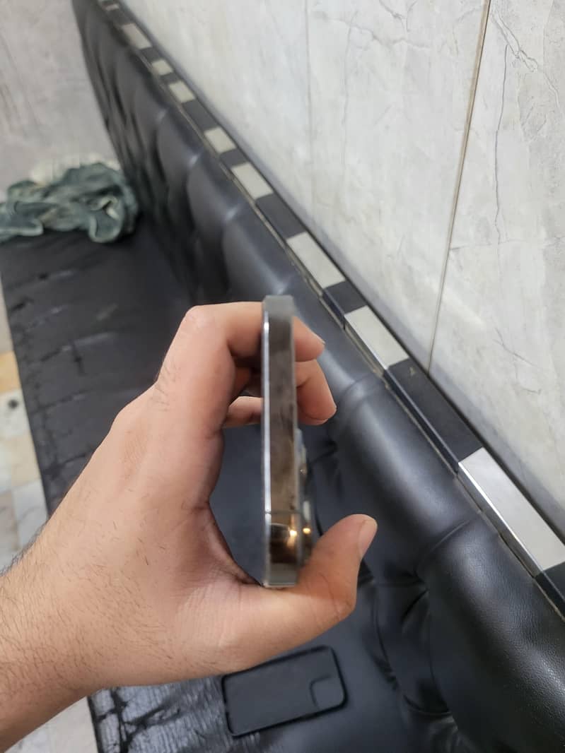 Apple iPhone 13 Pro Max 3