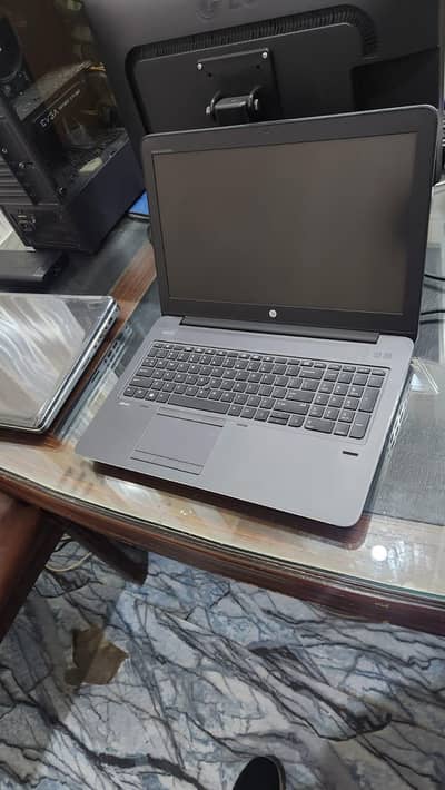 Hp zbook 15 g3 | i7 6th Hq | 8gb ram | 256nvme