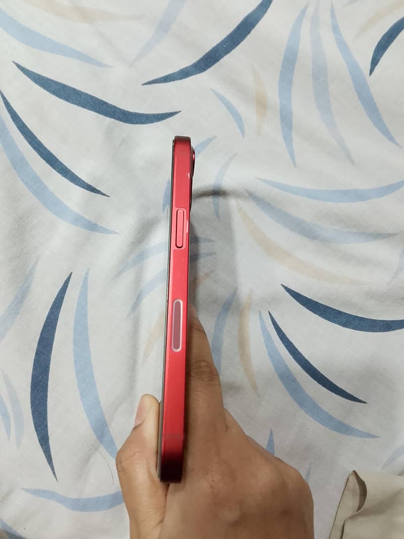 Apple iPhone 13 4