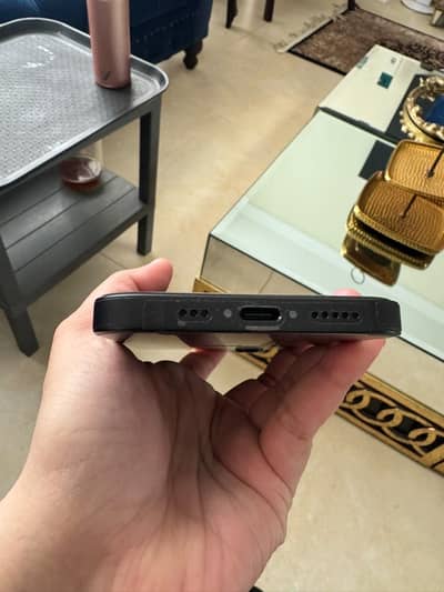 Apple iPhone 16e JV