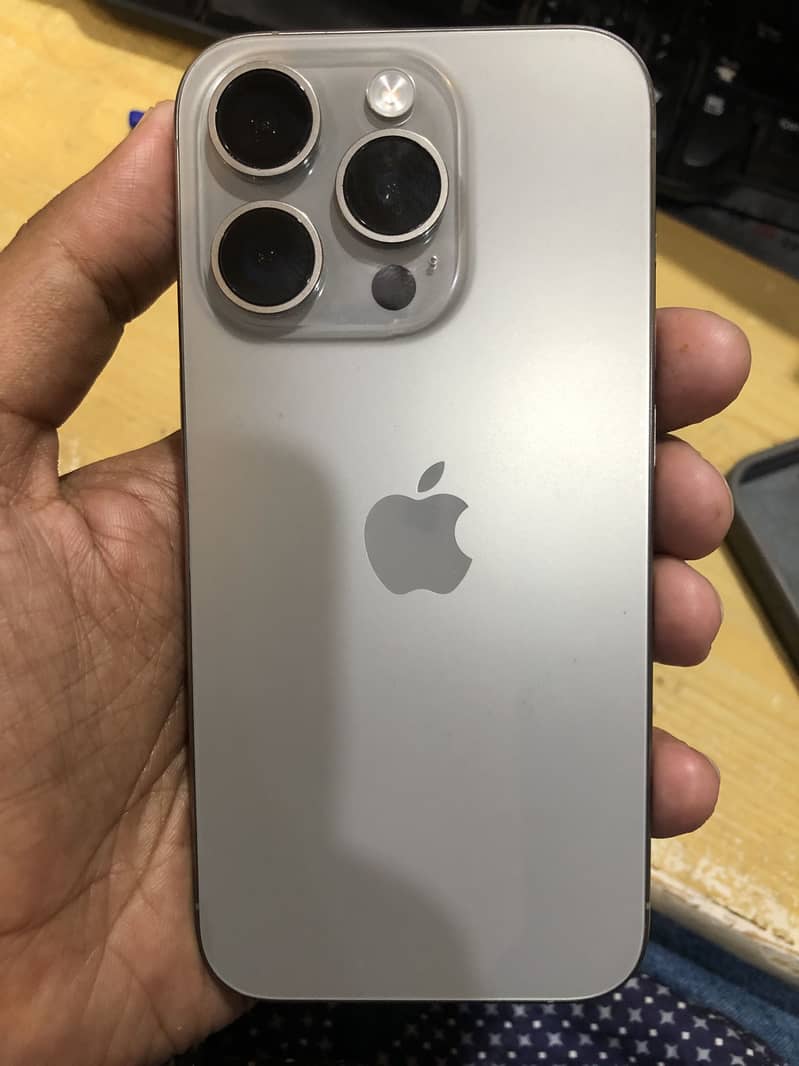 Apple iPhone 15 Pro 1
