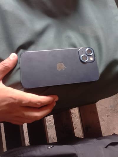 Apple iPhone 13