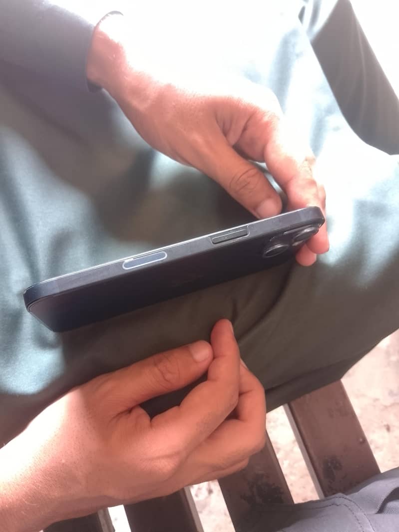 Apple iPhone 13 2