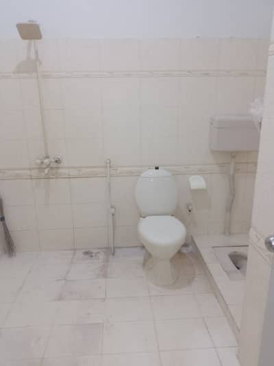 2 he'd dd 1st floor portion for rent
