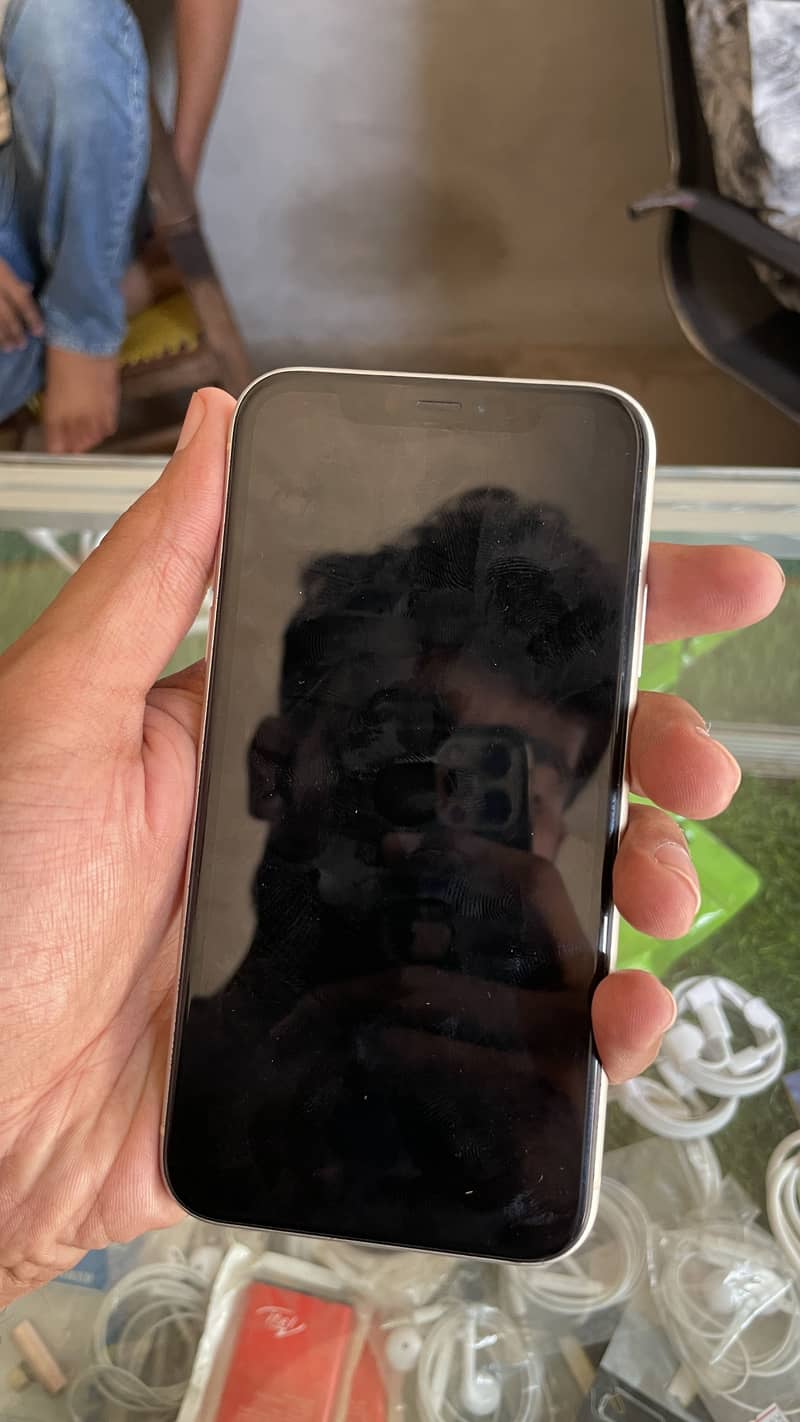 Apple iPhone 11 3