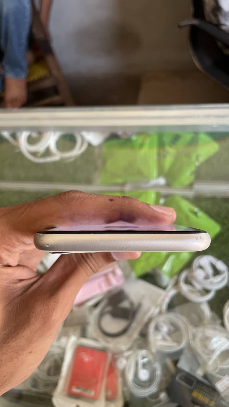 Apple iPhone 11 5