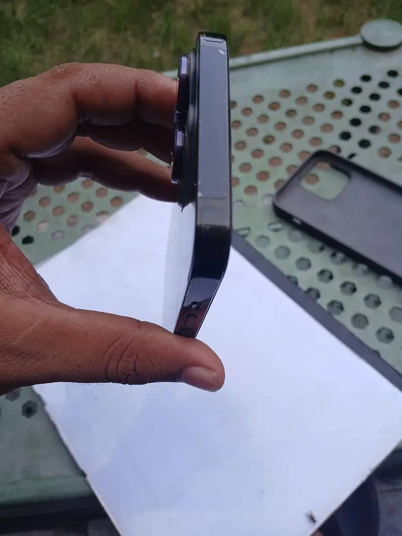 Apple iPhone 14 Pro 0