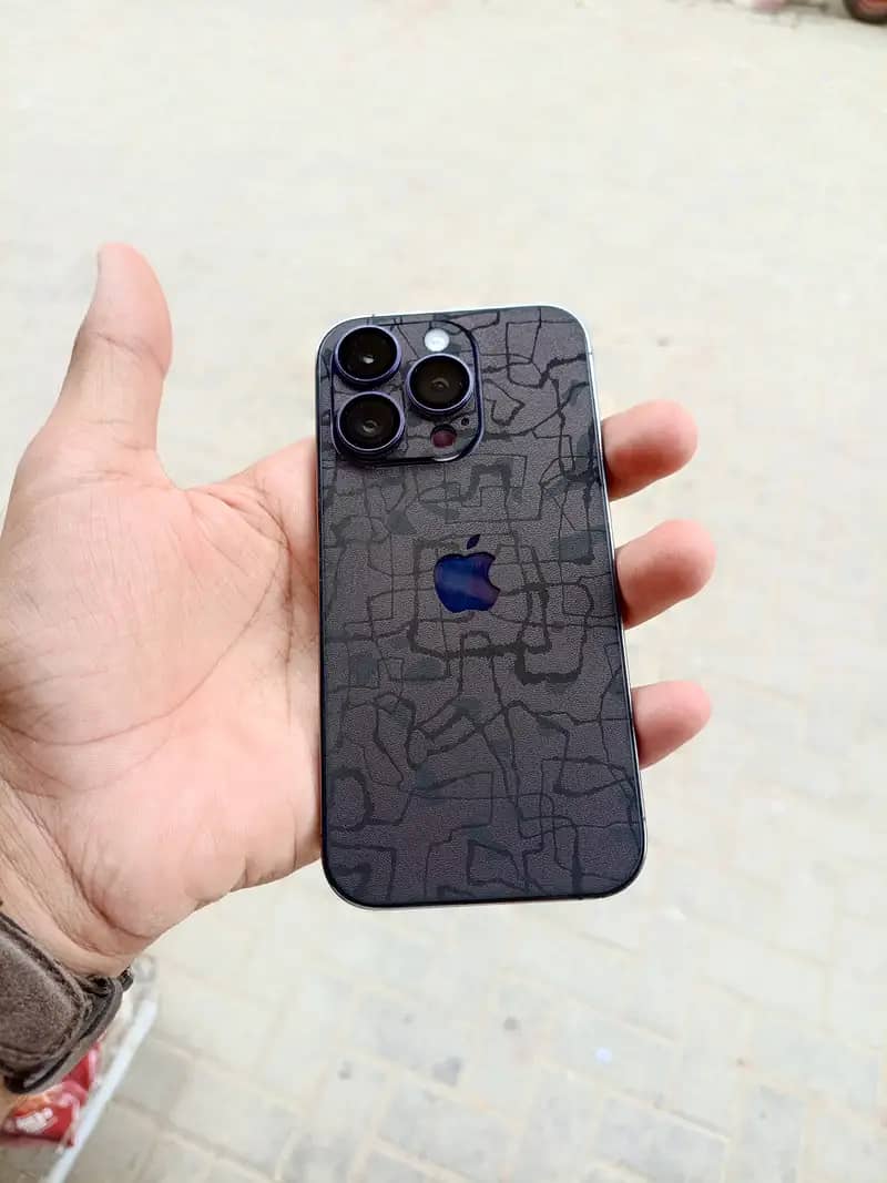Apple iPhone 14 Pro 1