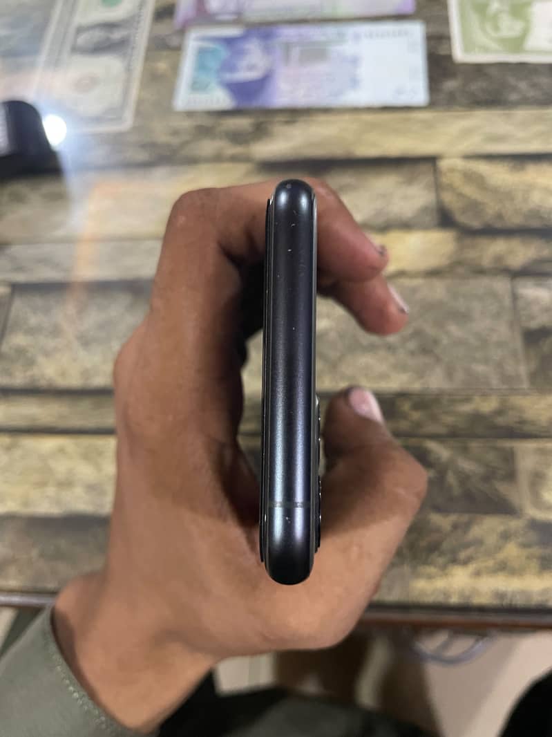 Apple iPhone 11 Pro 7
