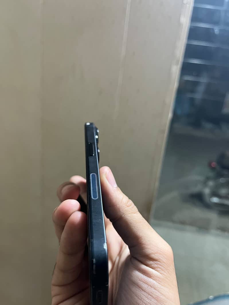 Apple iPhone 14 4