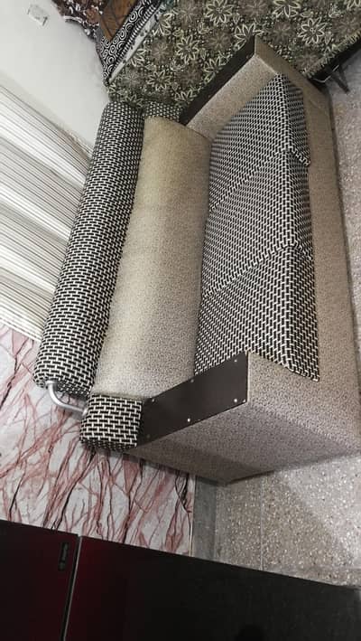Sofa Set – Good Condition | Stylish Design