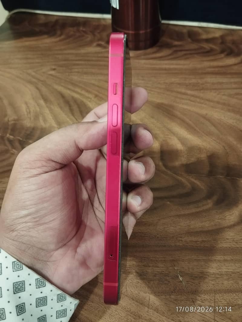 Apple iPhone 13 5