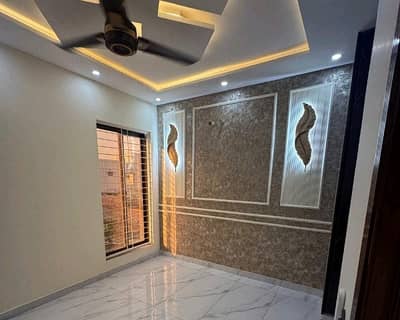 Flat Spread Over 770 Square Feet In Bahria Nasheman Available