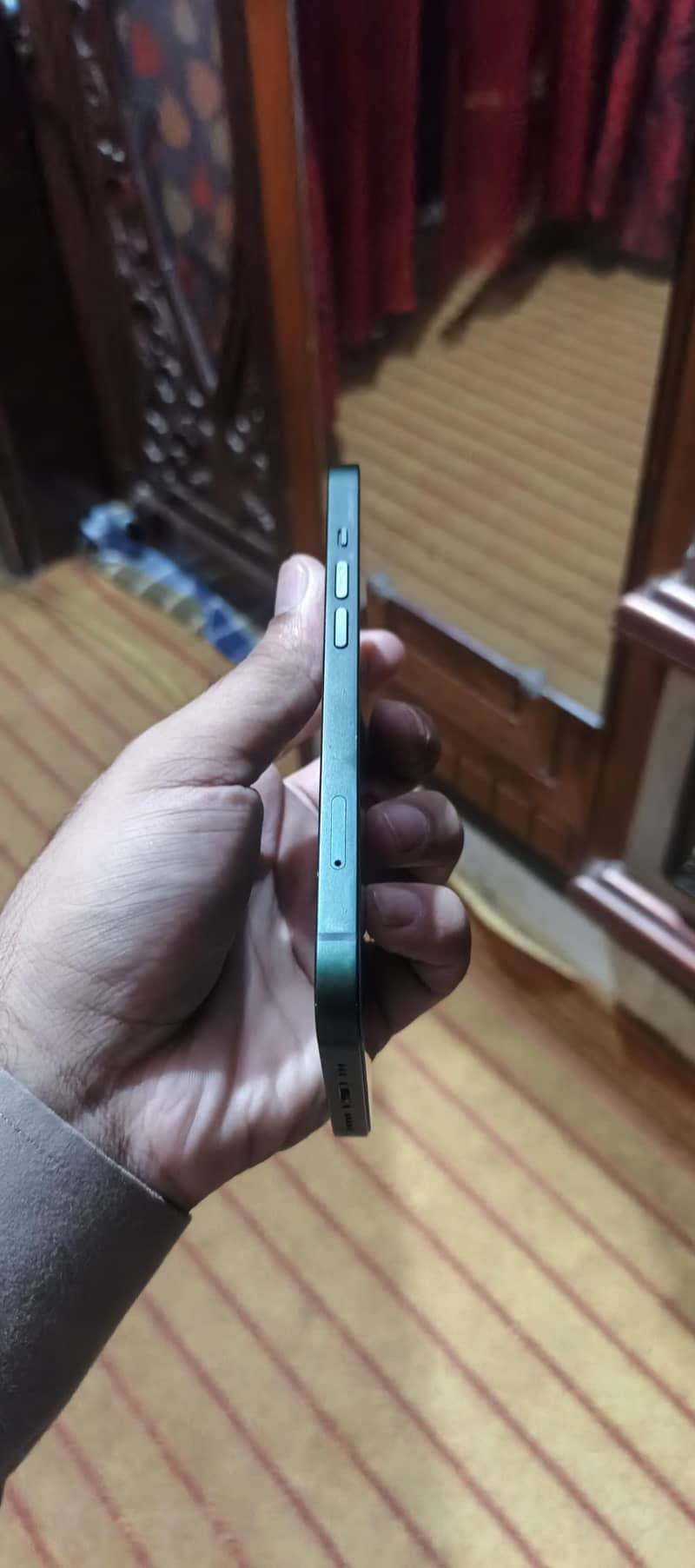 Apple iPhone 13 read Description first 6