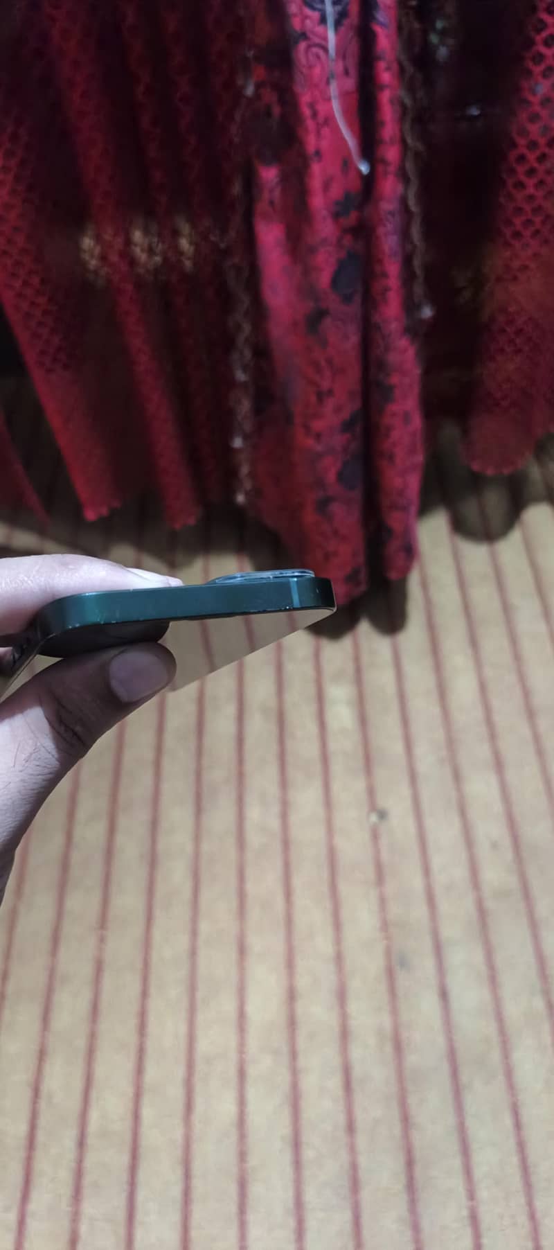 Apple iPhone 13 read Description first 7