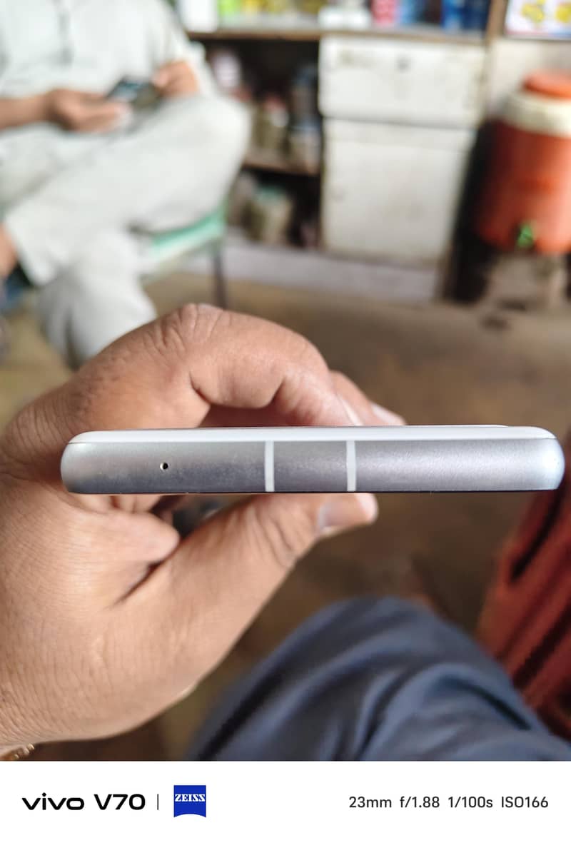 Google Pixel 7a 2