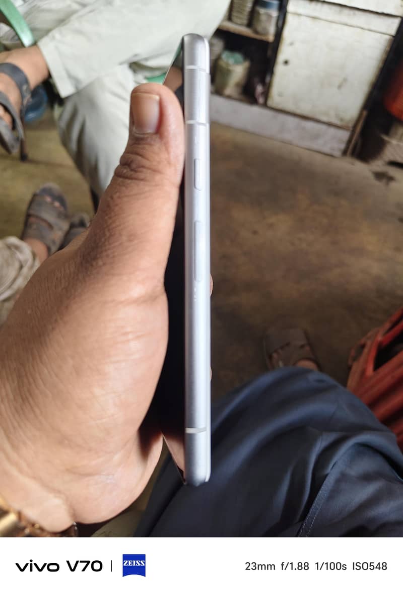 Google Pixel 7a 4