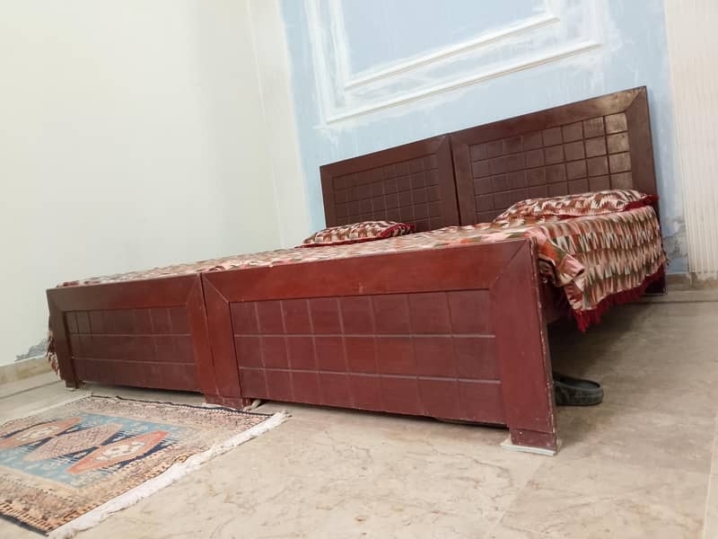 2 Single beds 4