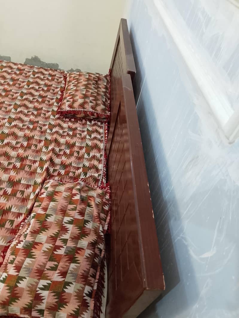 2 Single beds 7