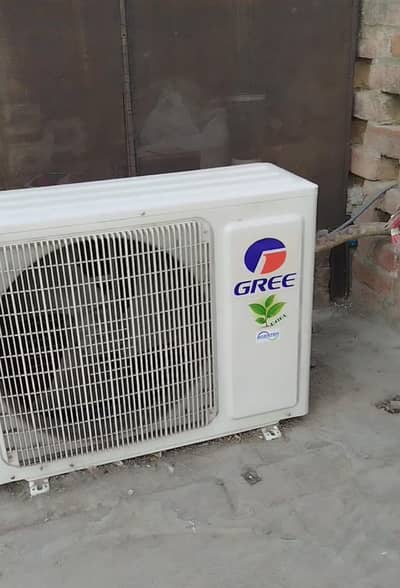 Gree DC inverter barnd new condition olny 3 month uesd  03124119862