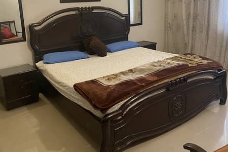 6×6 Bedroom Set with Side Tables – Pure Sheesham Woo