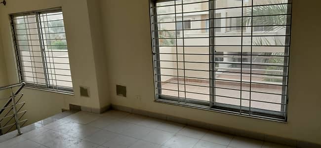 200 Yard Villa For Rent