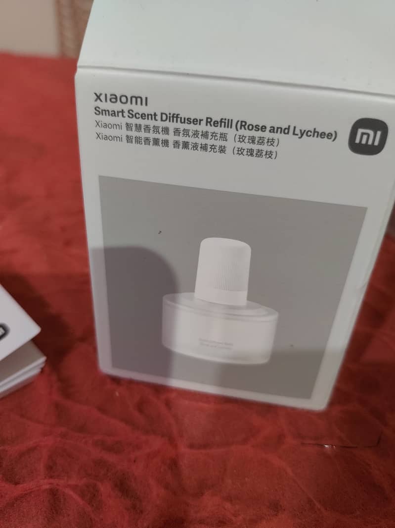 Xiaomi smart scent diffuser with refill 2